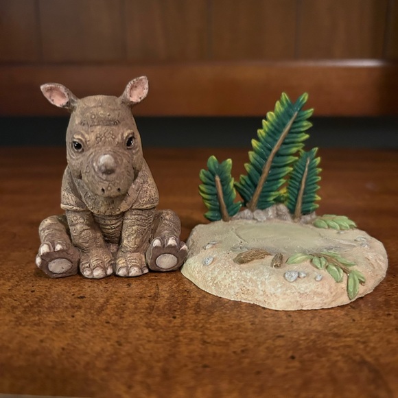 Vintage Rhinoceros porcelain sculpture - Picture 3 of 6